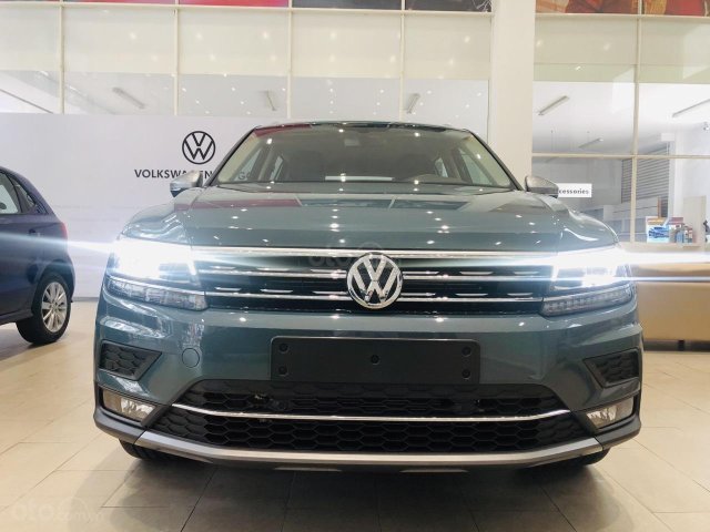 Volkswagen Tiguan Luxury xanh Petroleum Metalic độc lạ, sang trọng, KM tốt + giao ngay0