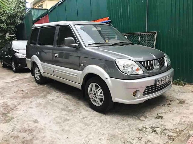 Cần bán lại xe Mitsubishi Jolie đời 2004, màu xám chính chủ