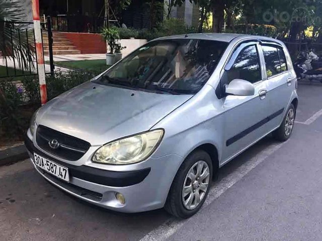 Cần bán Hyundai Getz sản xuất năm 2010, màu bạc, nhập khẩu nguyên chiếc chính chủ0