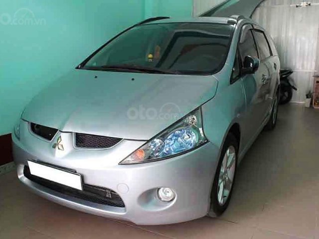 Cần bán Mitsubishi Grandis 2.4 AT sản xuất năm 2009, màu bạc, giá chỉ 440 triệu