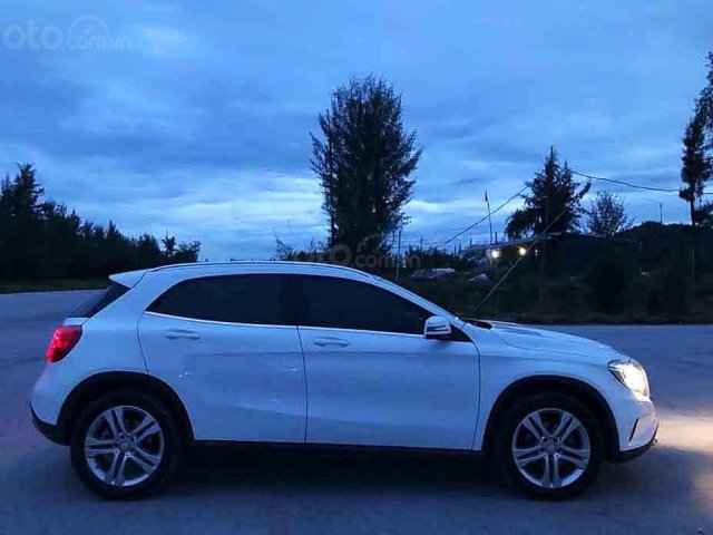 Cần bán gấp Mercedes GLA200 năm 2014, màu trắng, xe nhập xe gia đình giá cạnh tranh0