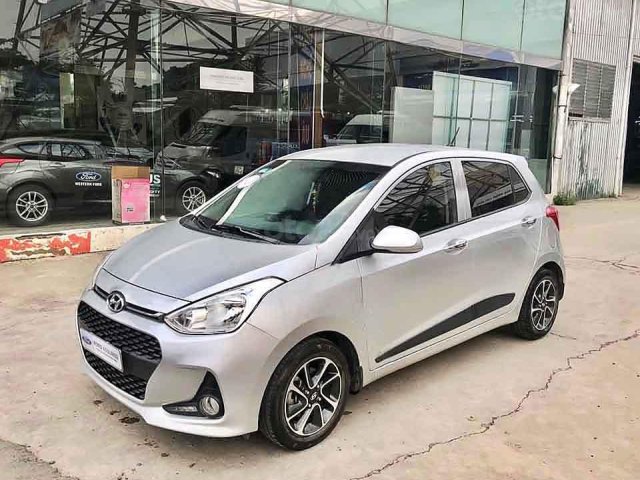 Cần bán Hyundai Grand i10 năm sản xuất 2016, màu bạc, nhập khẩu ít sử dụng, giá 288tr