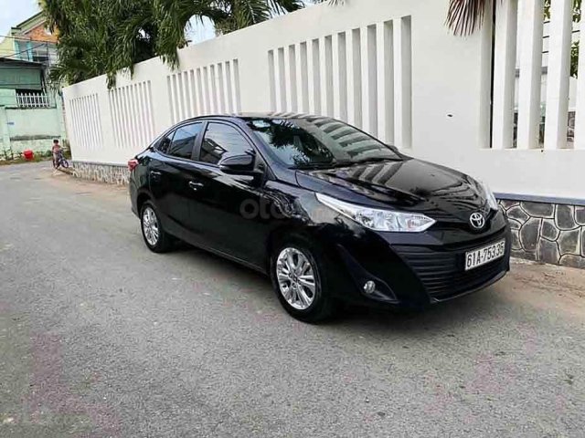 Bán ô tô Toyota Vios 1.5 E sản xuất 2020, màu đen  0