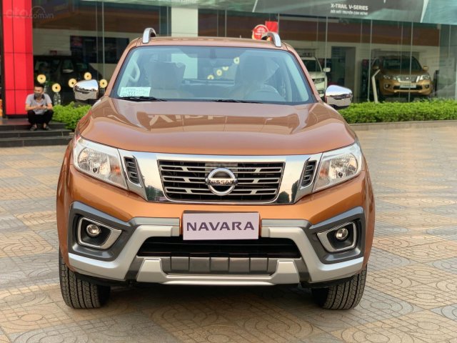 (Hot) Nissan Navara đời 2020, màu cam, nhập khẩu nguyên chiếc, giá 679tr