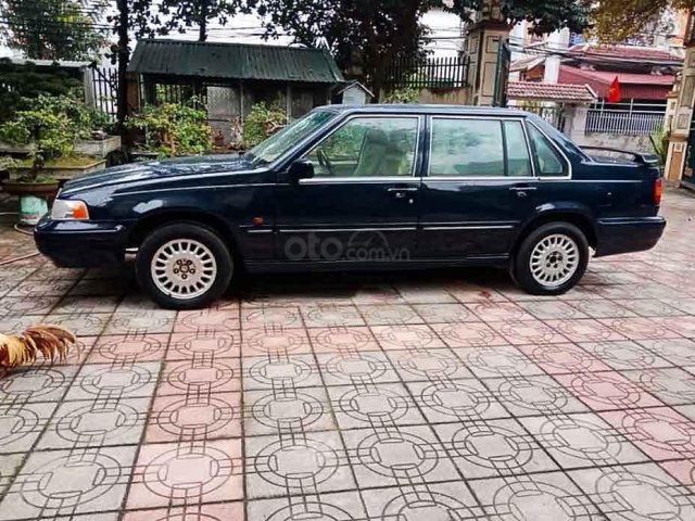 Cần bán xe Volvo 940 năm sản xuất 1994, màu đen, nhập khẩu nguyên chiếc xe gia đình, giá tốt0