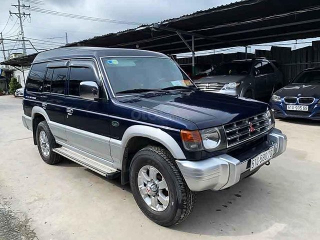 Cần bán gấp Mitsubishi Pajero năm sản xuất 2007, màu xanh lam còn mới0