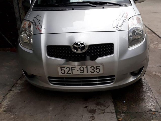 Cần bán gấp Toyota Yaris năm 2007, màu bạc, xe nhập 0