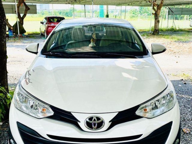 Cần bán gấp Toyota Vios đời 2019, màu trắng chính chủ0