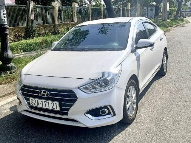 Cần bán lại xe Hyundai Accent 2019, màu trắng, số tự động0