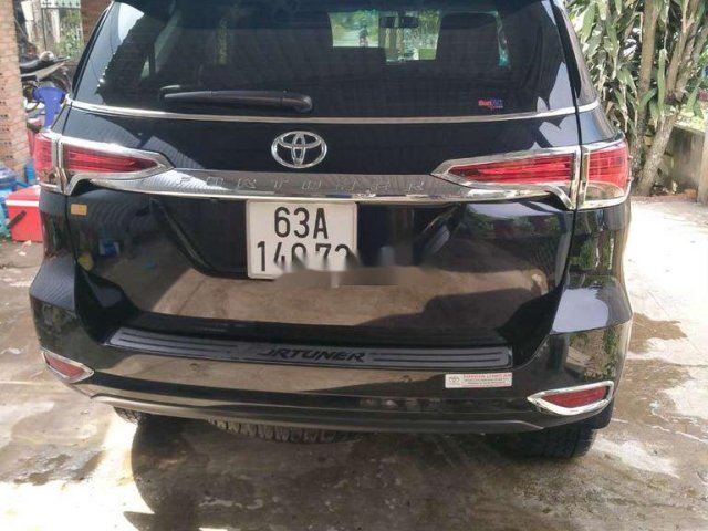 Bán Toyota Fortuner năm 2020, màu đen, giá tốt0