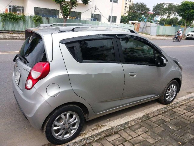 Cần bán gấp Chevrolet Spark năm 2016, màu bạc, nhập khẩu nguyên chiếc, giá tốt