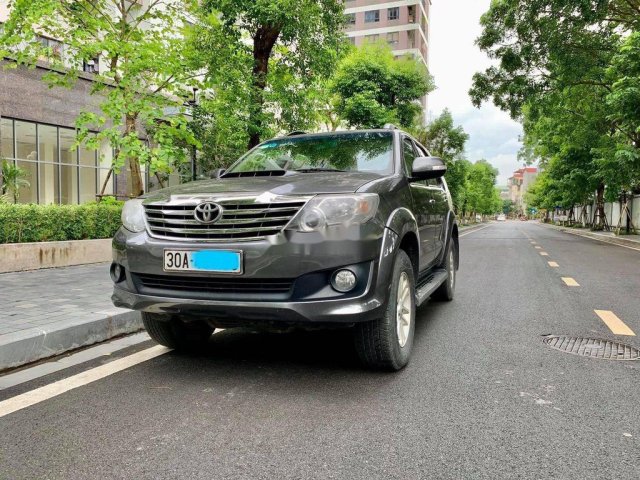 Bán Toyota Fortuner 2014, màu xám0