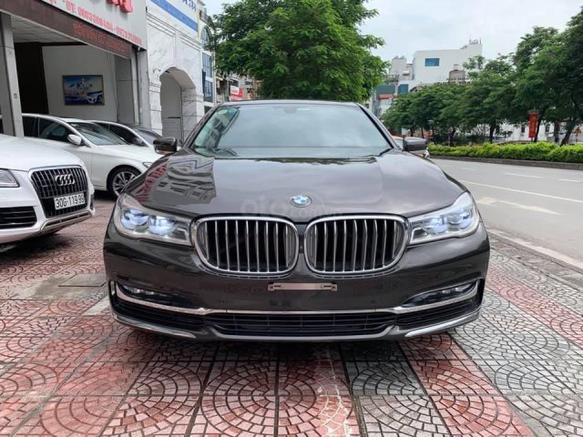 Cần bán xe BMW 740Li model 2016 còn như mới0