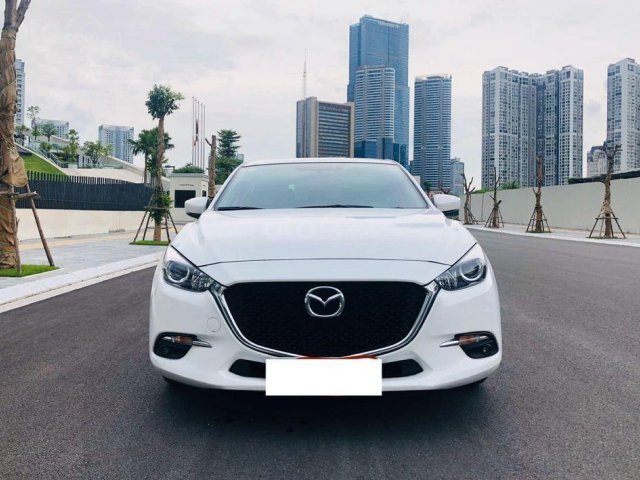 Cần bán xe Mazda 3 1.5 Hatchback SX 2019 màu trắng