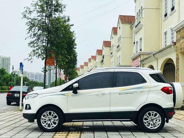 Cần bán xe Ford EcoSport sản xuất 2018, màu trắng0