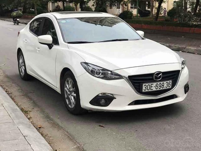 Bán xe Mazda 3 năm sản xuất 2016, màu trắng