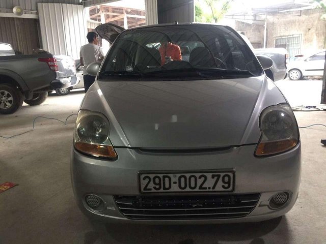 Cần bán Chevrolet Spark đời 2011, màu bạc như mới0