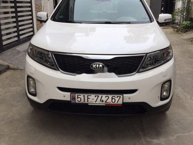 Gia đình bán xe Kia Sorento đời 2016, màu trắng0