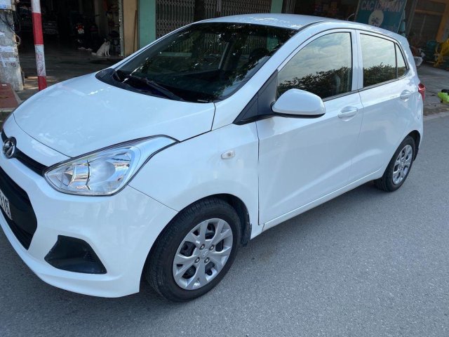 Bán lại xe Hyundai Grand i10 2016, màu trắng, xe nhập 