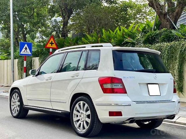 Cần bán gấp Mercedes GLK300 4Matic sản xuất 2010, màu trắng, 615tr0