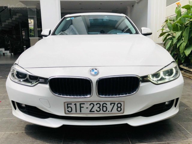 Bán BMW 320 LCI 2015 màu trắng nội thất kem, xe đẹp, bao kiểm tra tại hãng0