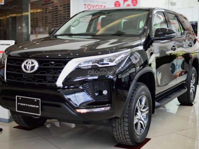 Toyota Fortuner giá tốt nhất miền bắc - Khuyến mãi cực hot - Hỗ trợ trả góp lãi suất cực thấp- Đủ màu giao ngay toàn quốc0