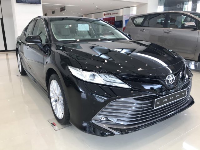 Toyota Camry 2020 giá khuyến mãi cực khủng, nhận ngay ưu đãi lên đến 25 triệu - giao hàng liền tay0