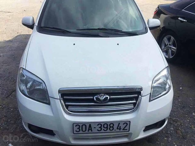 Cần bán Daewoo Gentra năm sản xuất 2010, màu trắng còn mới giá cạnh tranh