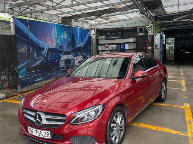 Bán Mercedes C200 màu đỏ/ đen 2016, ĐK 2017