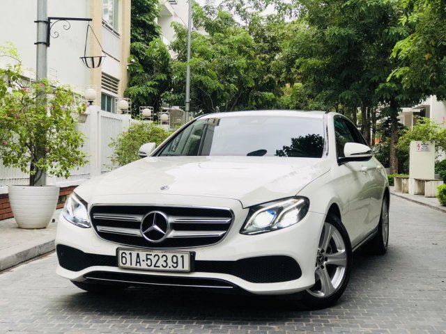 Mercedes E250 đời 2018, màu trắng còn mới