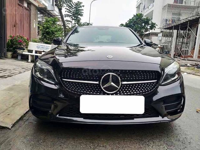 Bán Mercedes C class năm sản xuất 2019, màu đen còn mới0