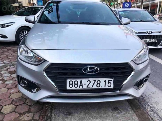 Cần bán Hyundai Accent đời 2019, màu bạc, giá 390tr0