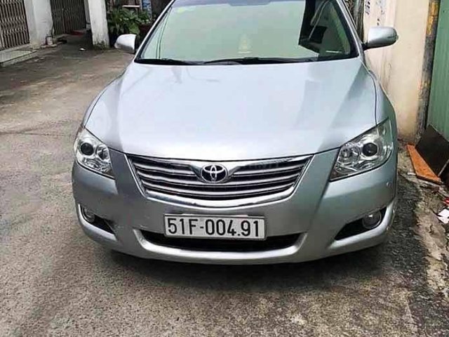 Cần bán gấp Toyota Camry sản xuất 2008, màu bạc còn mới, giá 438tr