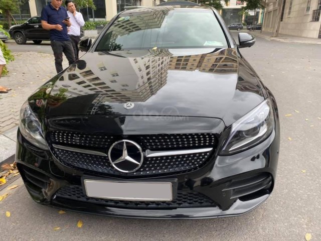 Bán gấp Mercedes C300 AMG SX 2018 chạy chuẩn 9000km (bao test hãng) bảo hành chính hãng0