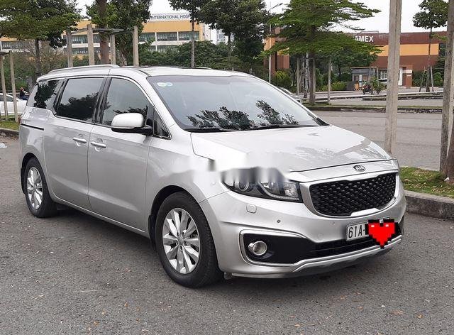 Cần bán lại xe Kia Sedona 2016, màu trắng0