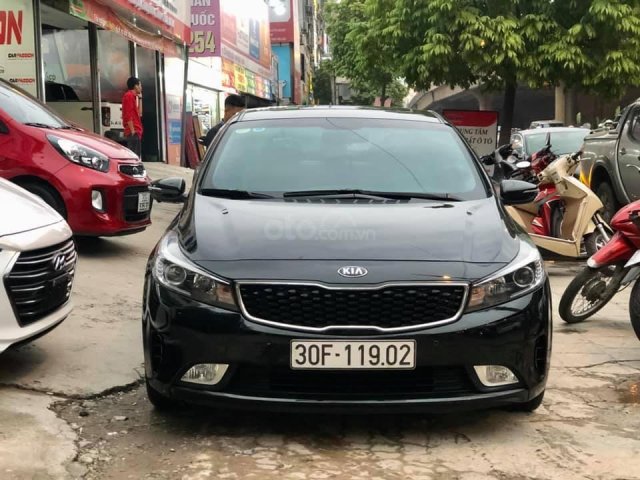 Bán xe Kia Cerato 1.6 2018 màu đen siêu đẹp0