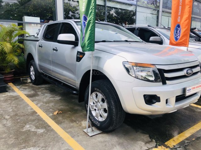 Cần bán lại xe Ford Ranger đời 2014, màu bạc xe gia đình giá chỉ 465 triệu đồng