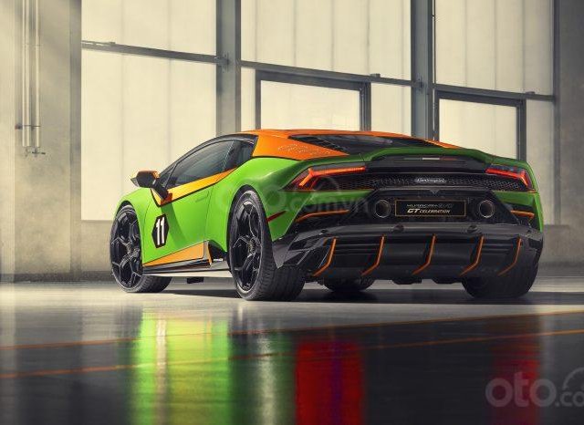 Lamborghini Huracan Evo sản xuất 2020, màu xanh - cam0