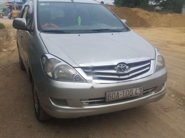 Cần bán Toyota Innova sản xuất năm 2006, xe chính chủ giá mềm0