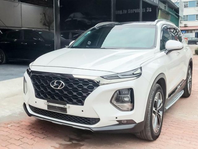 Bán gấp xe Hyundai Santa Fe đời 2019, máy dầu, màu trắng0