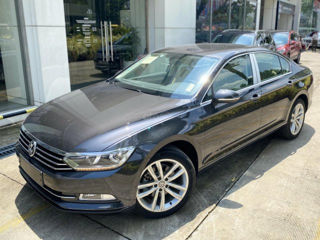 Vw Passat Bluemotion High màu xám - Sở hữu xe Đức dễ dàng - Khuyến mãi giá tốt