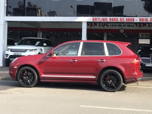 Cần bán xe Porsche Cayenne GTS đời 2009, màu đỏ