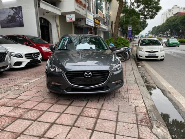 Cần bán xe Mazda 3 đời 2019, màu xám0