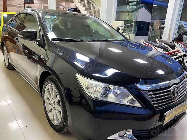 Cần bán gấp Toyota Camry năm 2014, màu đen