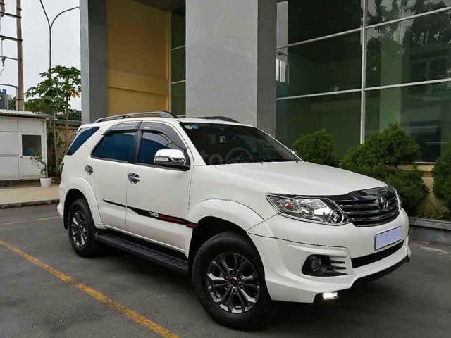 Bán Toyota Fortuner năm sản xuất 2016, màu trắng, 710 triệu0