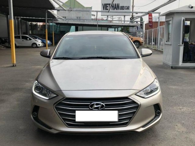 Bán xe Hyundai Elantra sản xuất 2018 còn mới