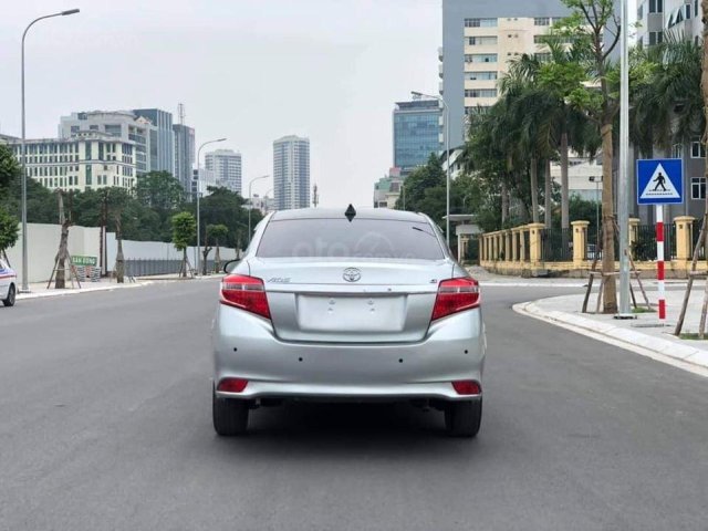 Cần bán xe Toyota Vios G 2017, màu bạc