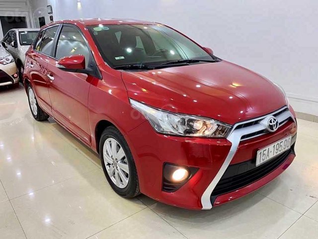 Bán xe Toyota Yaris sản xuất năm 2015, màu đỏ, xe nhập còn mới, giá tốt