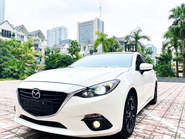 Bán ô tô Mazda 3 sản xuất 2017, màu trắng còn mới