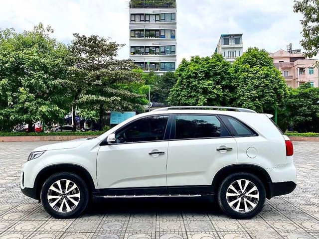 Xe Kia Sorento sản xuất 2015, màu trắng còn mới0